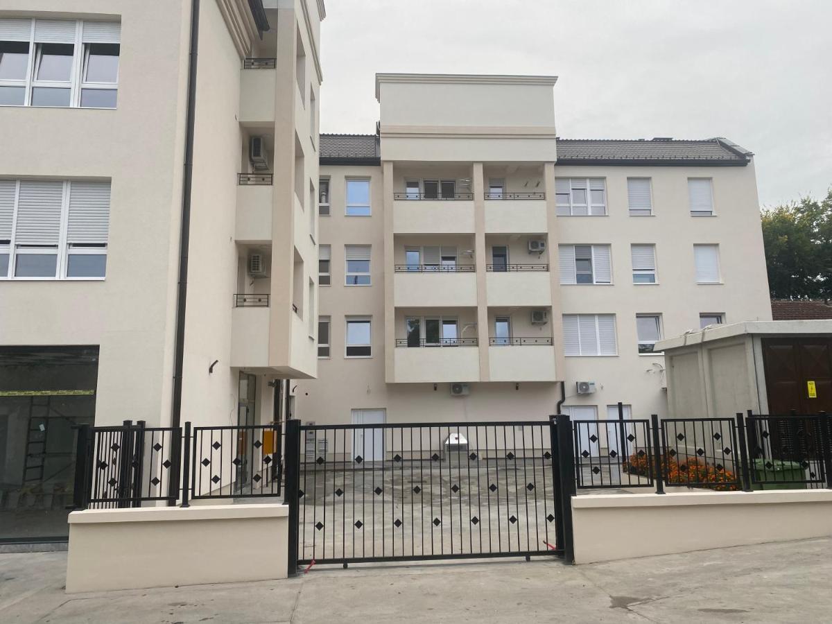 Apartman Mdb Lux Subotica Extérieur photo